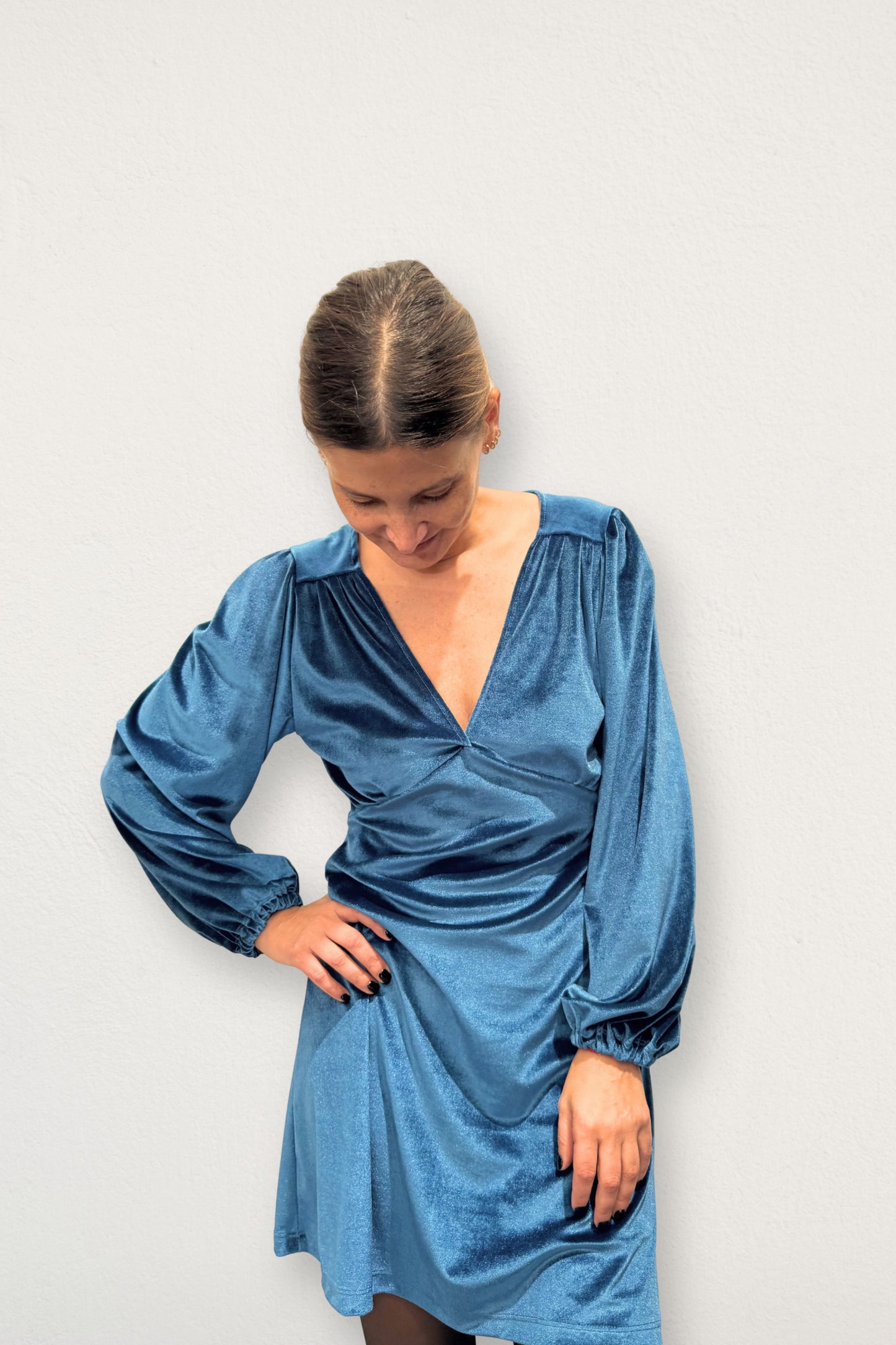 Vestido Amparo velvet petróleo.
