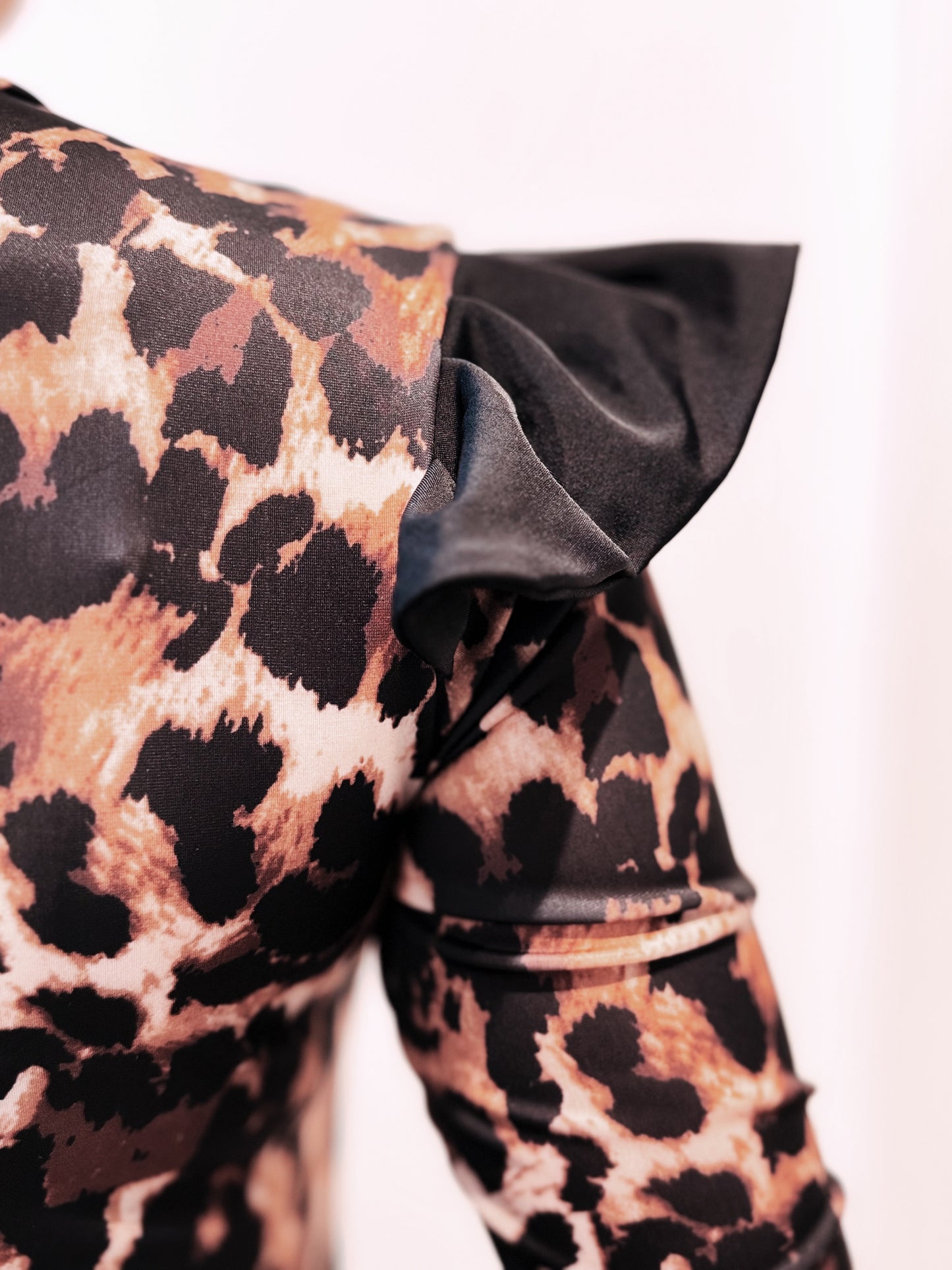 Body Constanza Leopardo