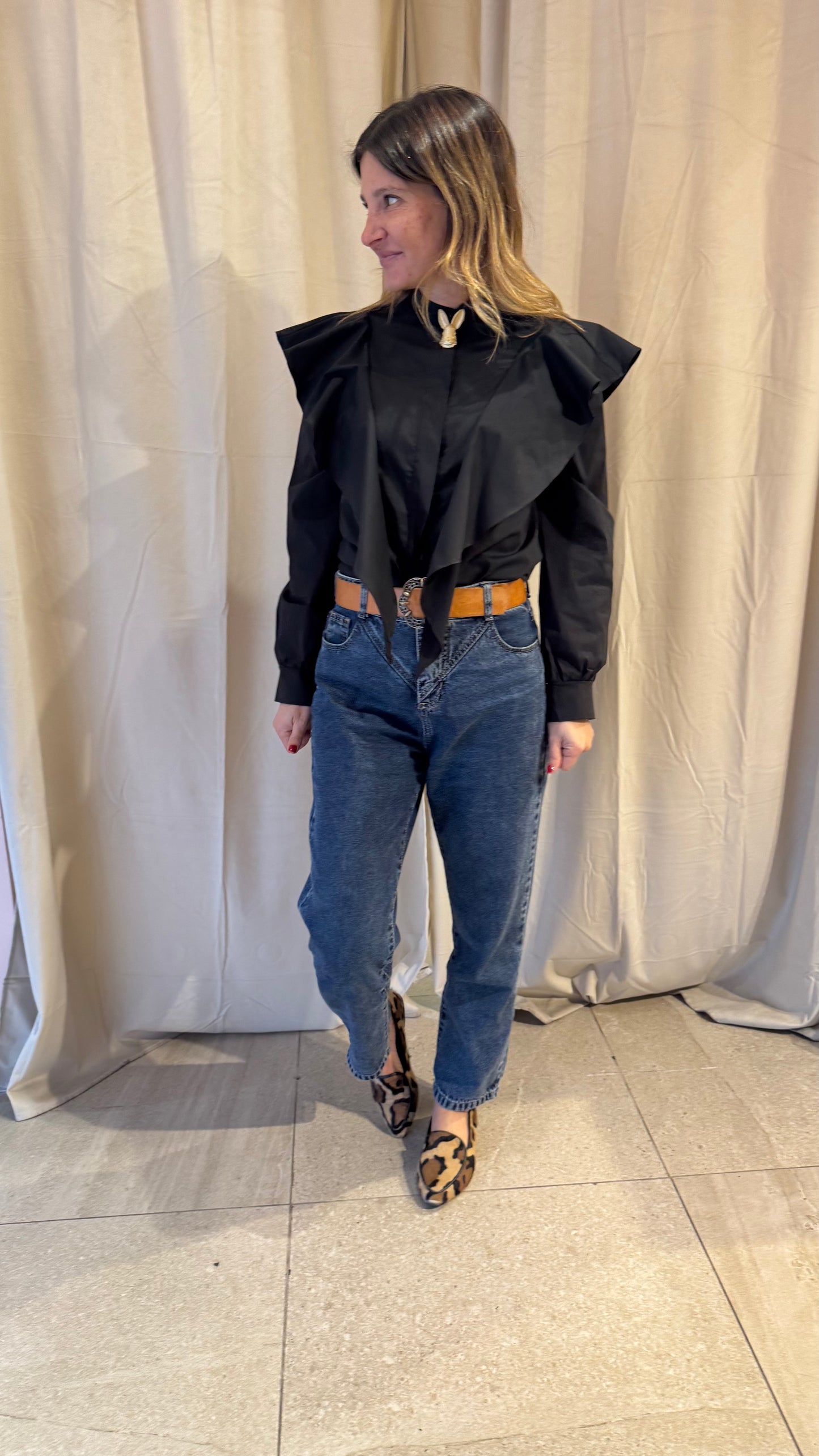 Blusa Alicia vuelos - Negro