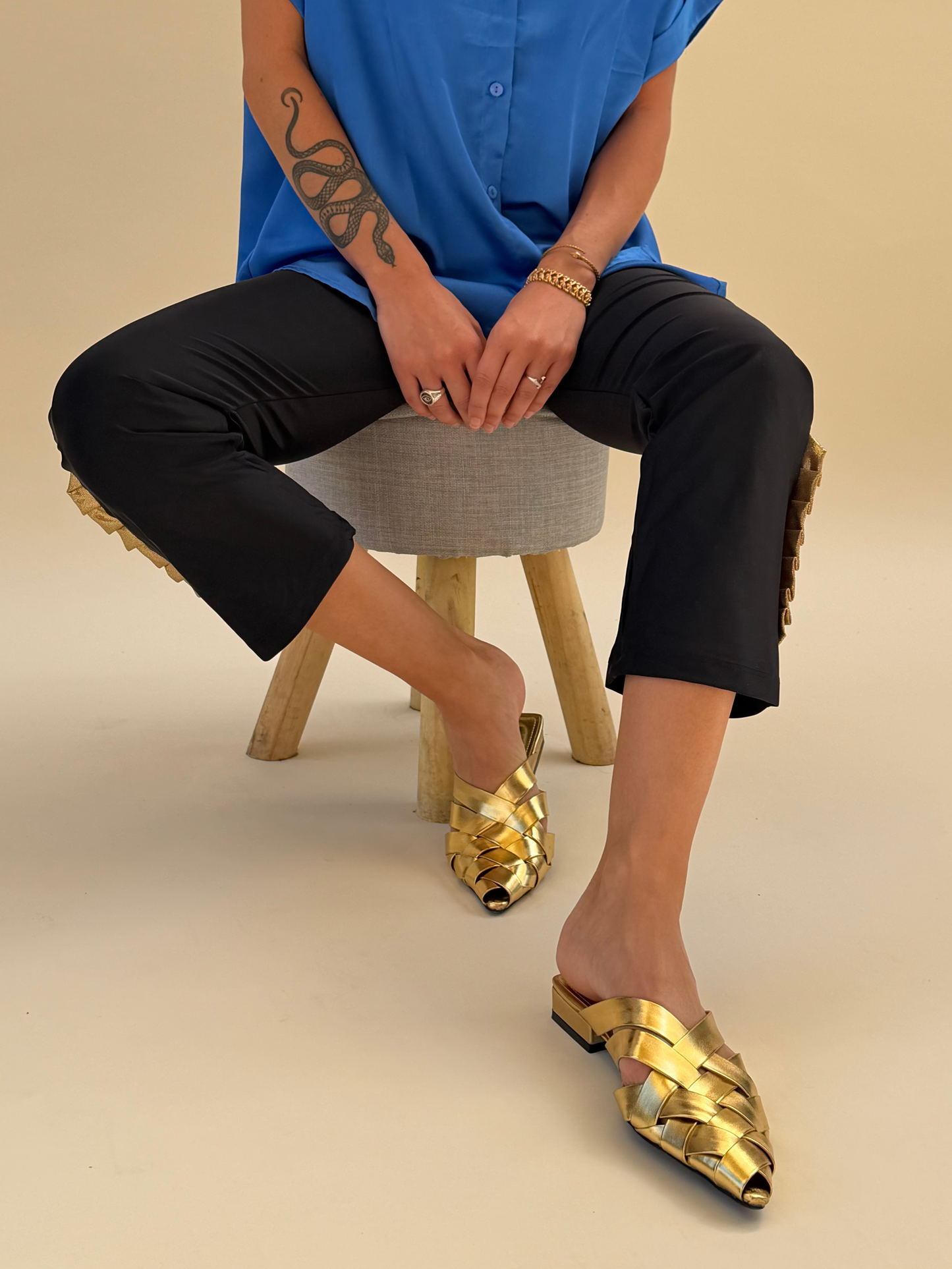 Patas Ema - Negro y vuelo Dorado