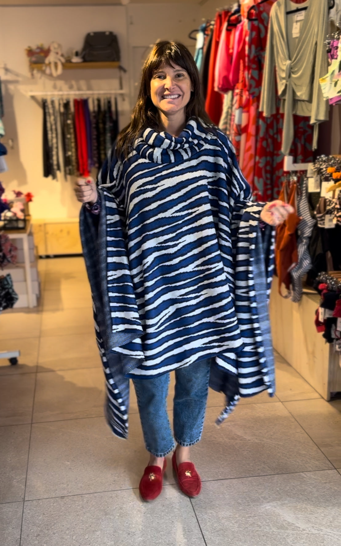 Poncho Laura print