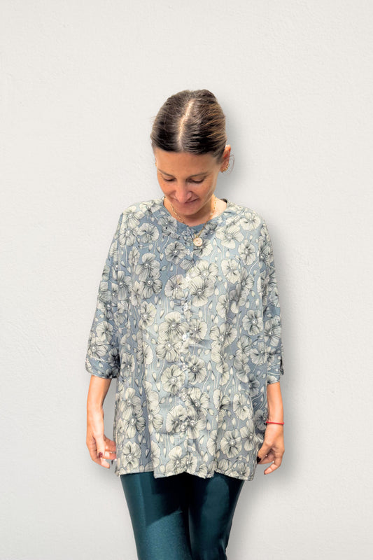 Blusa Paz azul flores